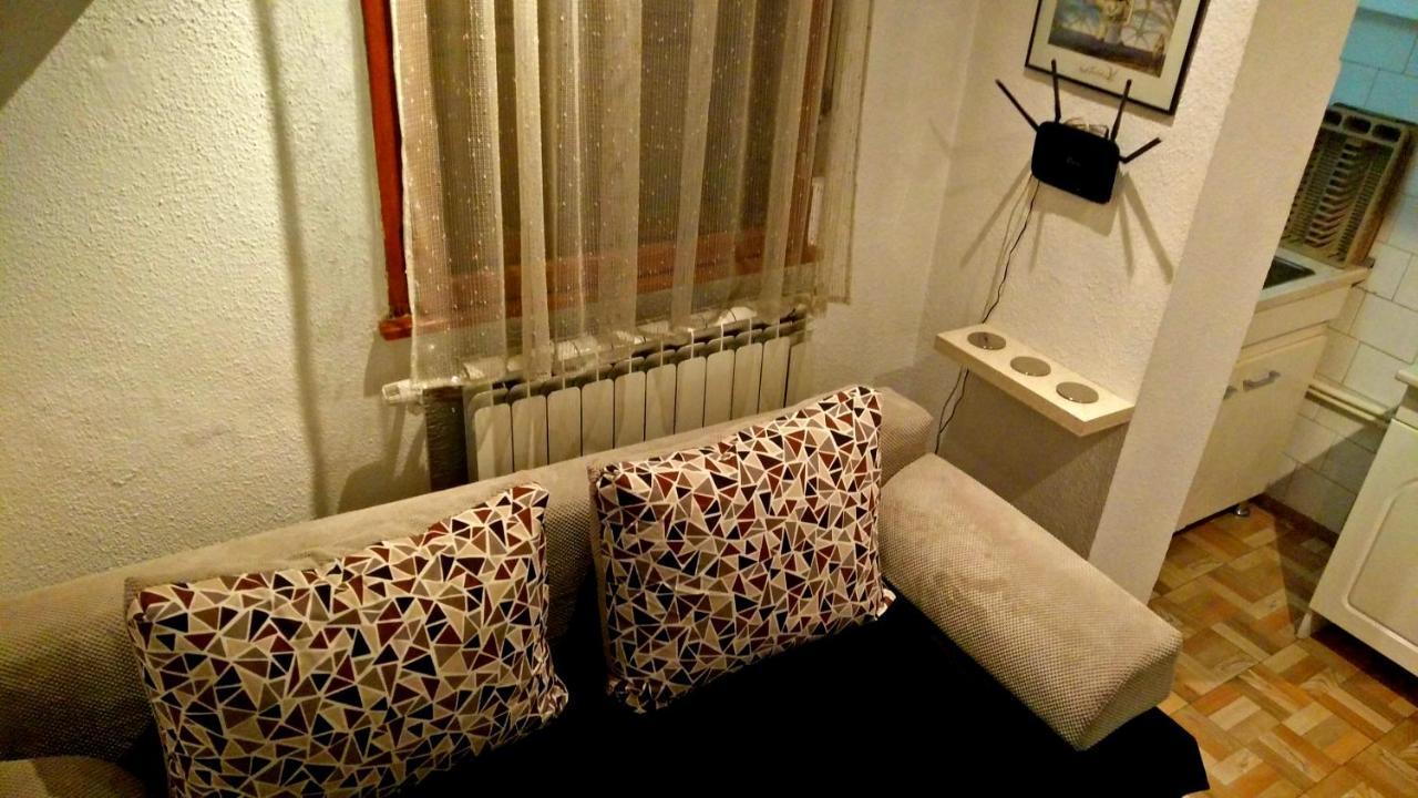 One Bedroom Apartment French Embassy Bucarest Esterno foto