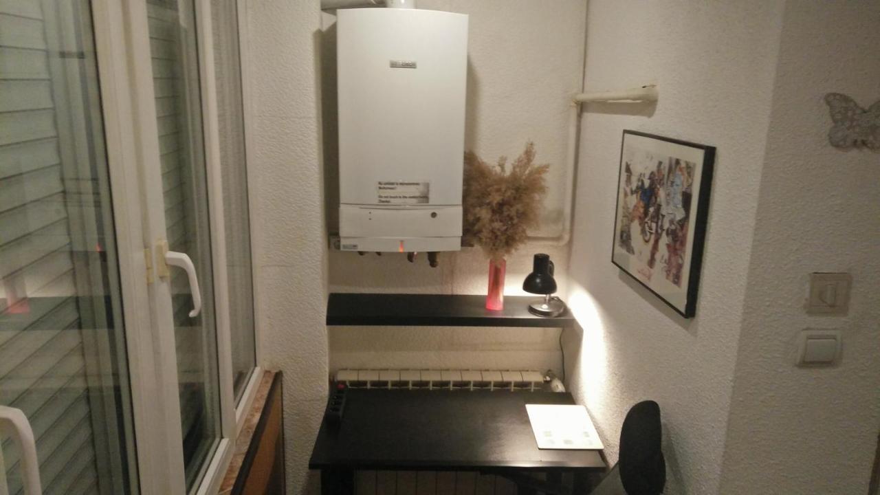 One Bedroom Apartment French Embassy Bucarest Esterno foto
