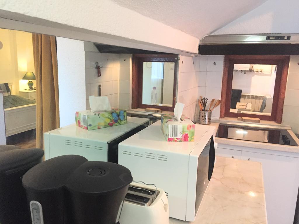 One Bedroom Apartment French Embassy Bucarest Esterno foto