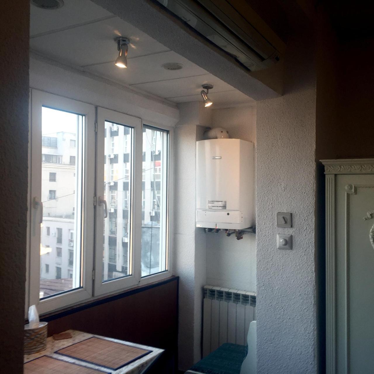 One Bedroom Apartment French Embassy Bucarest Esterno foto