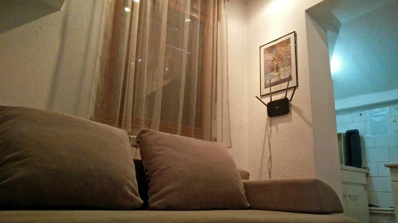 One Bedroom Apartment French Embassy Bucarest Esterno foto