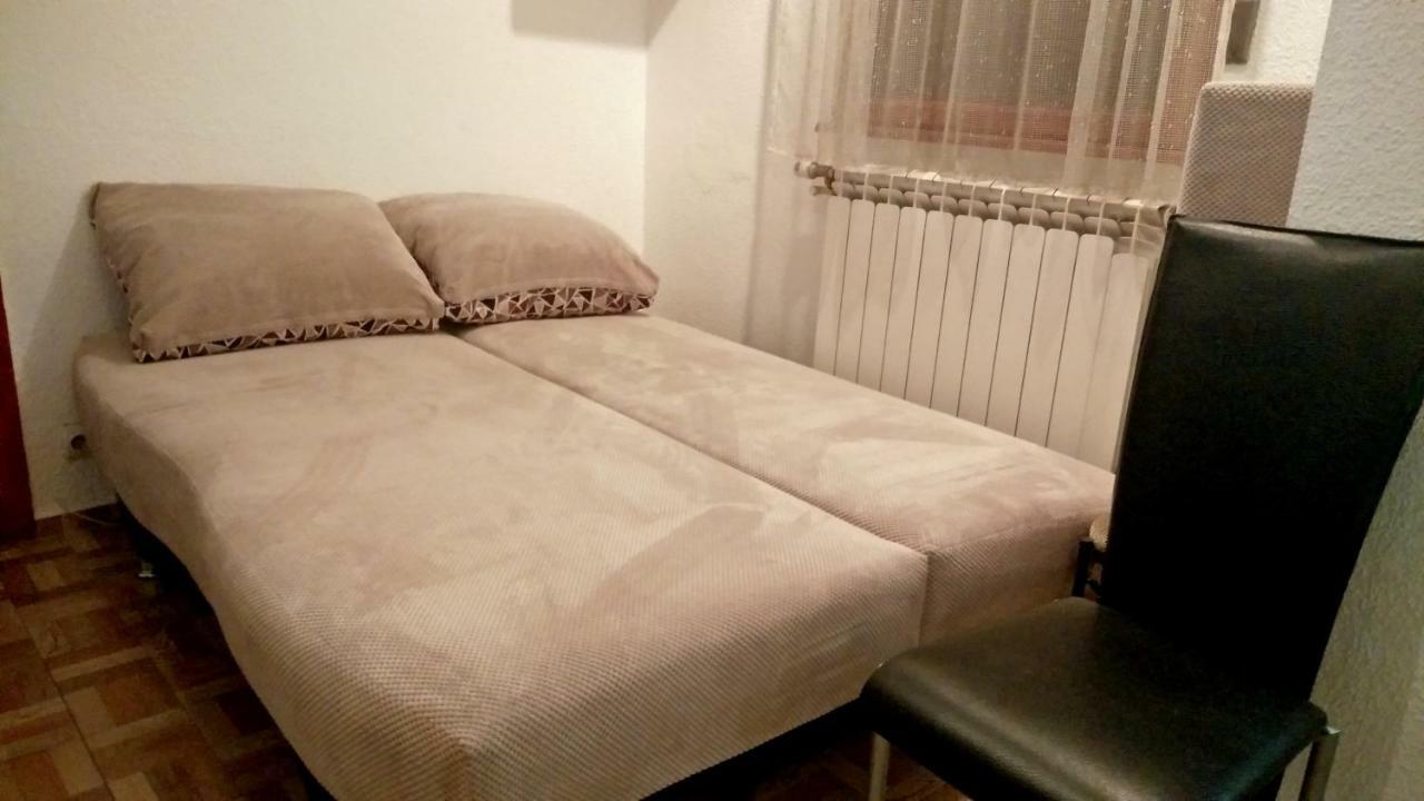 One Bedroom Apartment French Embassy Bucarest Esterno foto