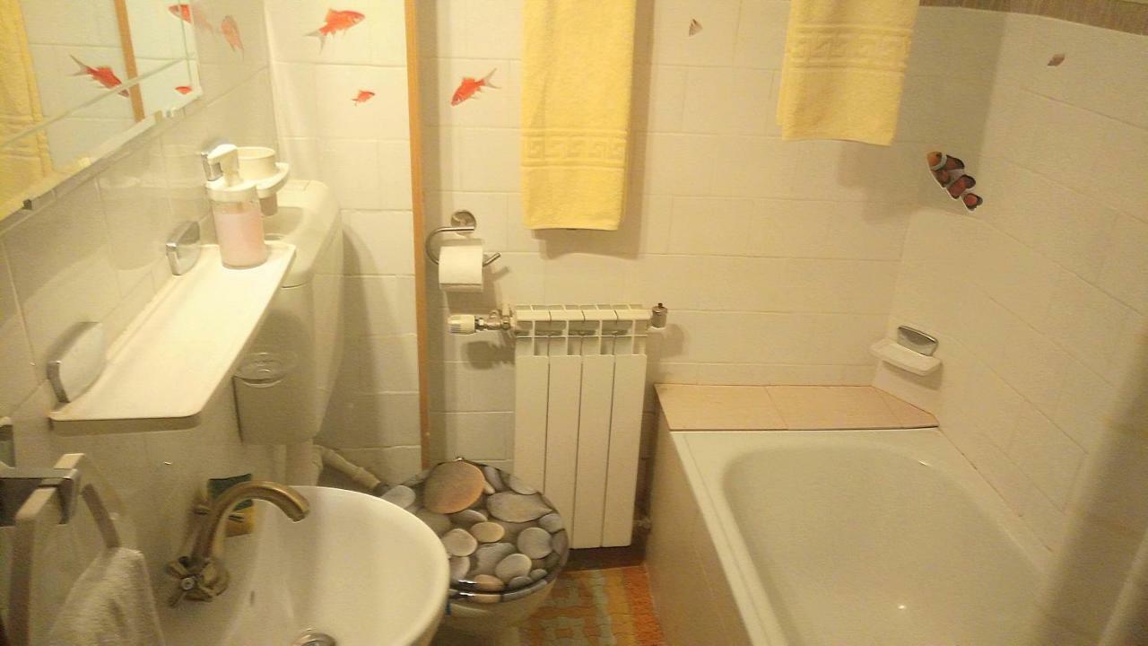 One Bedroom Apartment French Embassy Bucarest Esterno foto